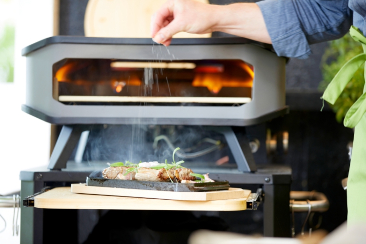 Cozze Pizza oven 17 inch (42 cm) op gas met thermometer en Pizzasteen