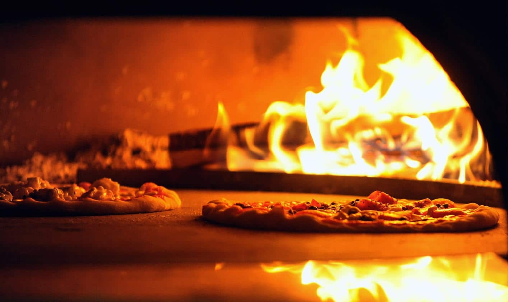 Gas en houtsgestookte pizzaoven voor uw restaurant